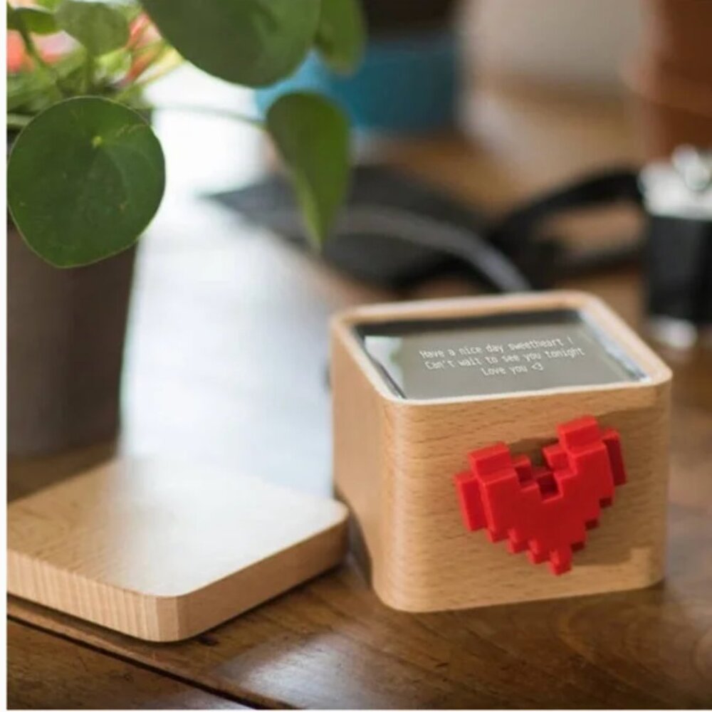 Lovebox Heart Color & Photo Messenger Box